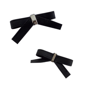 La etiqueta engomada de cuero negra modificada para requisitos particulares de moda del Bowknot, accesorios de moda